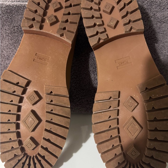 TOMS Brown Slip-On Shoes - Picture 4 of 5